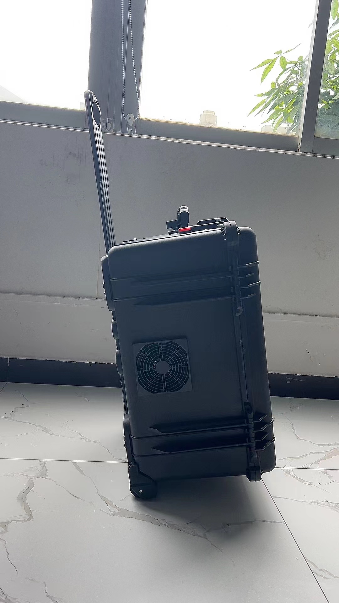 波莲镇手拉箱型移动通信干扰器